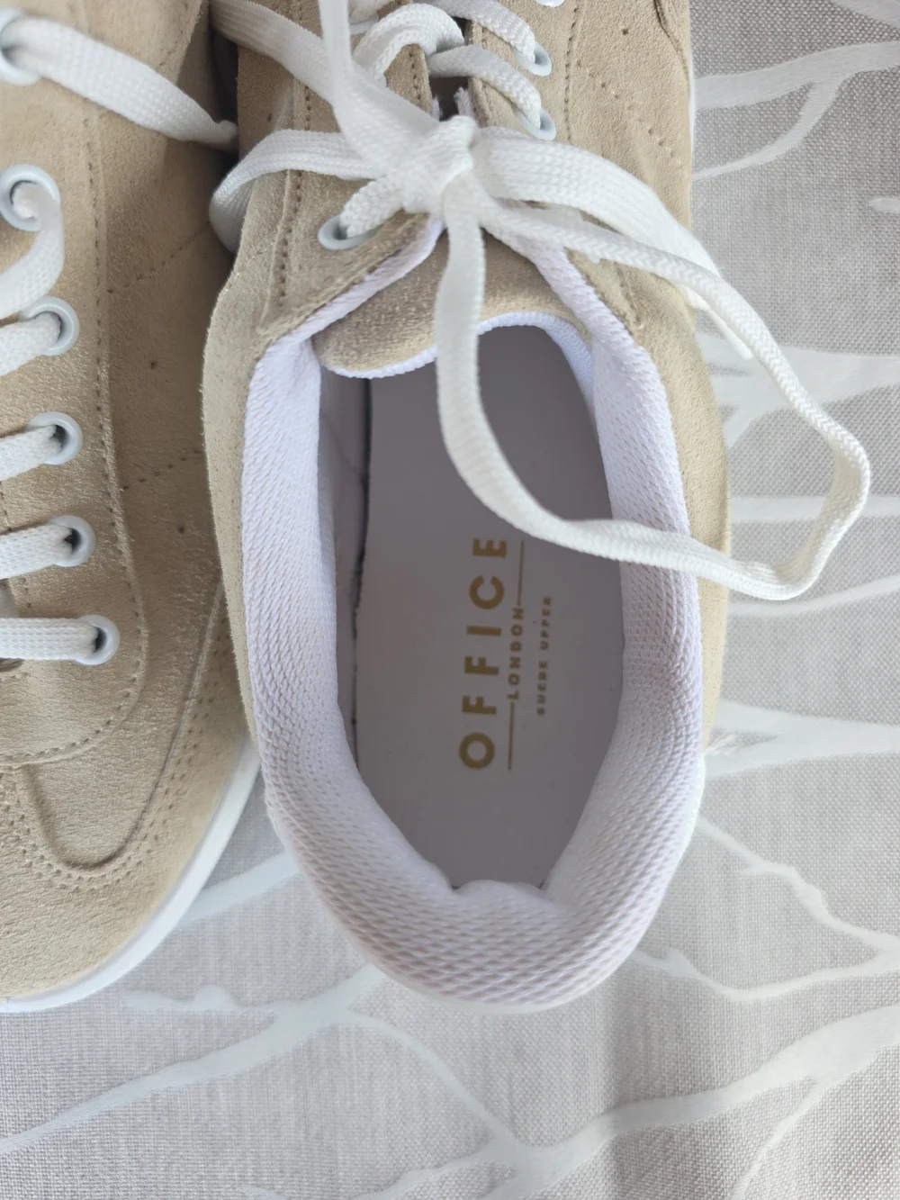 Office London beige suede